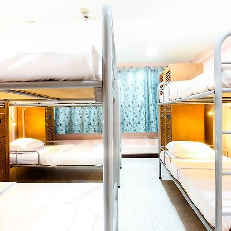 Hostel 8 Sukhumvit Soi 8 曼谷 外观 照片
