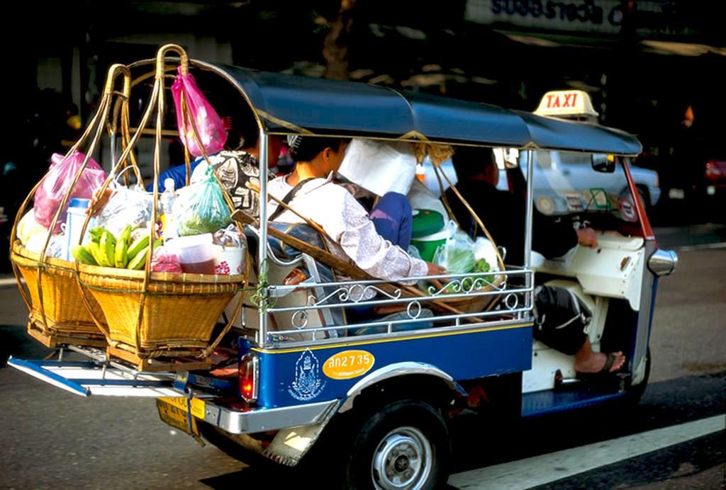 Hostel 8 Sukhumvit Soi 8 曼谷 外观 照片