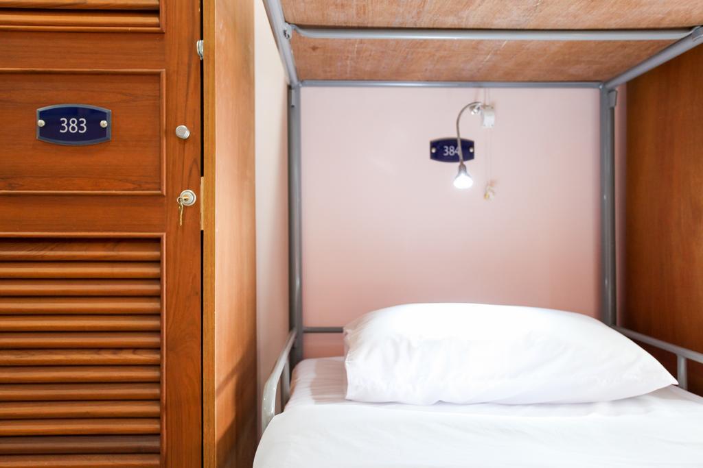 Hostel 8 Sukhumvit Soi 8 曼谷 客房 照片