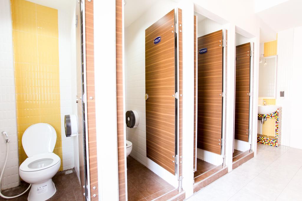 Hostel 8 Sukhumvit Soi 8 曼谷 客房 照片