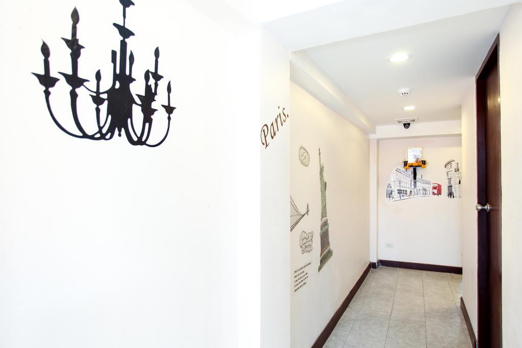 Hostel 8 Sukhumvit Soi 8 曼谷 外观 照片