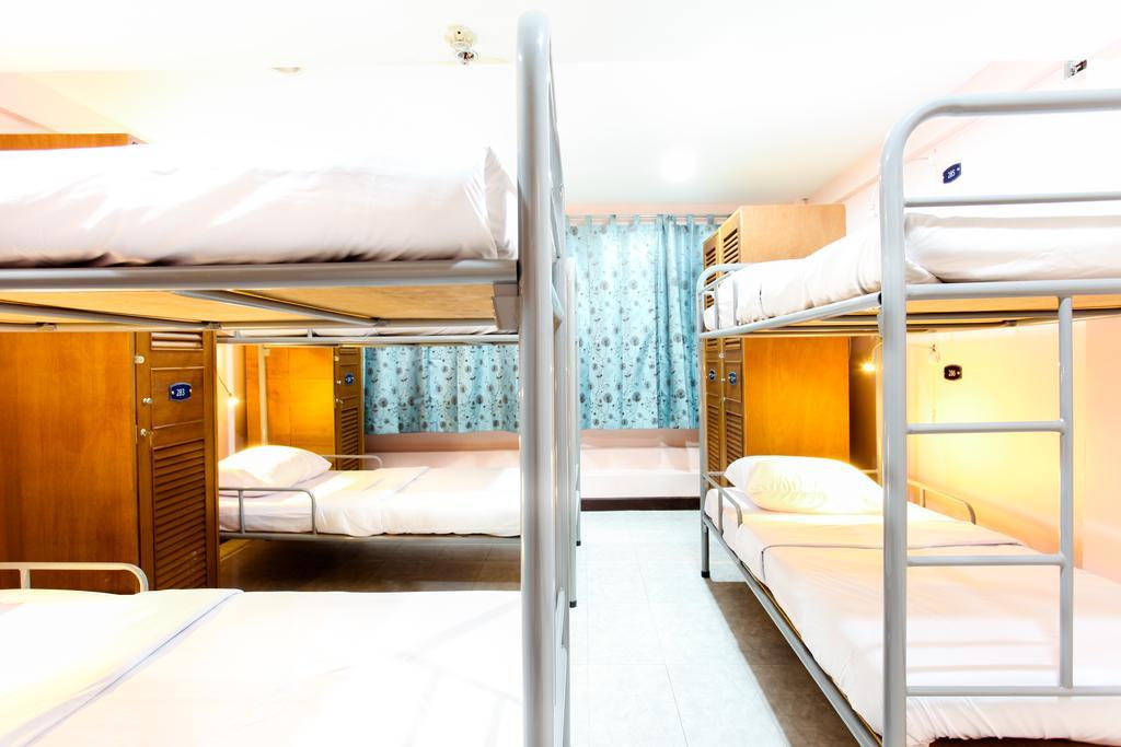 Hostel 8 Sukhumvit Soi 8 曼谷 外观 照片